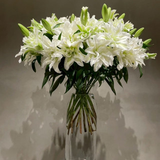 挙式会場の中央に飾っていただいた季節のお花