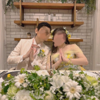 メインテーブル装花はこの華やかさでいちばん安いプランでした！
