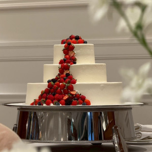 ウェディングケーキ|771142さんのヴィクトリアガーデン恵比寿迎賓館/テイクアンドギヴ・ニーズウェディングの写真(2538453)