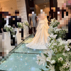 チャペル退場時|771142さんのヴィクトリアガーデン恵比寿迎賓館/テイクアンドギヴ・ニーズウェディングの写真(2538461)