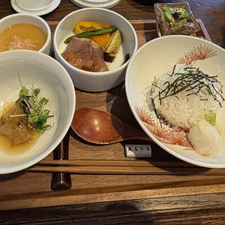 料理のコースは2種類ありました。お出汁が美味しいです。