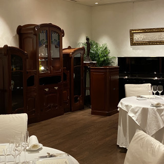 披露宴会場の雰囲気もレトロな感じでお洒落でした。