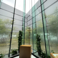チャペルの正面がガラス張りでとても綺麗です。