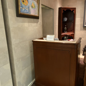 受付の雰囲気もレトロでお洒落だと思います。|771274さんのレストランひらまつ博多の写真(2553855)