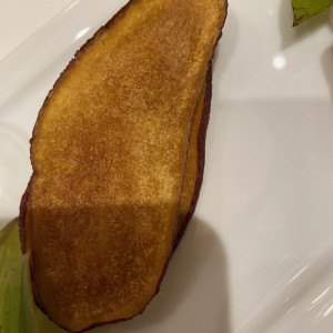 さつまいもチップがとても美味しいかったです。|771274さんのレストランひらまつ博多の写真(2553860)