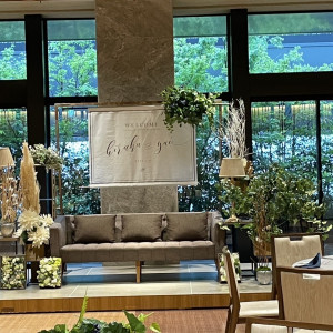 メインテーブルがソファになってドレスが下まで見え良かったです|771274さんのザ・フォレストテラス熊本の写真(2538803)