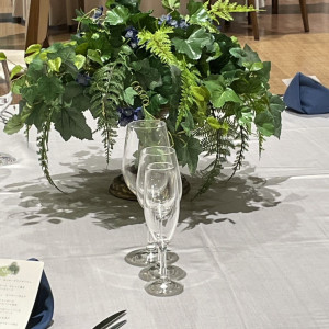 緑メインの装花がとても落ち着くと思います。|771274さんのザ・フォレストテラス熊本の写真(2538798)