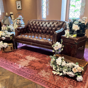 披露宴会場の新郎新婦が座るソファ席|771362さんのST.MARGARET WEDDING（セント・マーガレット ウエディング）の写真(2538993)