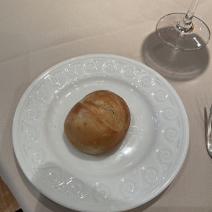 メインディッシュと共に食べるパン|771393さんの京都 アートグレイス ウエディングヒルズの写真(2559067)