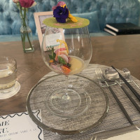 お料理にもお花が、、、！ビジュアルへのこだわりを感じる！