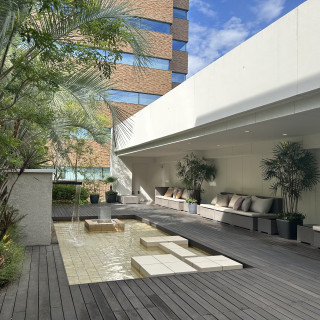 外には庭もある