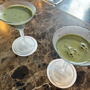 親族控え室でサービス提供される伊右衛門の抹茶カクテル|771484さんのTHE LANDMARK SQUARE OSAKA(ザ ランドマークスクエア オオサカ)の写真(2540473)