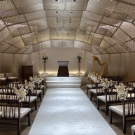 ゴールドのレースが印象的でした