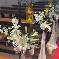 チャペル内の百合の花、とってもいい香りです