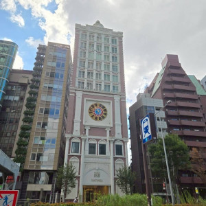 最寄り駅の出口の目の前の会場です|771507さんのCasa d' Angela Aoyama（カサ・デ・アンジェラ青山）の写真(2542057)