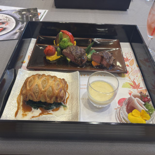 披露宴料理試食
