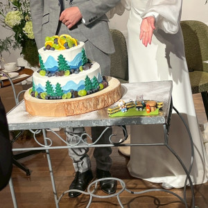 ウェディングケーキ
パティシエと相談して、テーマは登山に|771605さんのアネーリ大宮（旧：ヴィラ・デ・マリアージュさいたま）の写真(2546241)