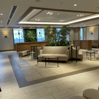 飾りがない状態でのウェルカムスペース。待合室。