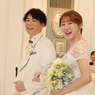 白基調の会場なので明るい