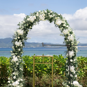 挙式会場　フラワーアーチ
U字にしました！|771686さんのハレクラニ沖縄の写真(2540426)