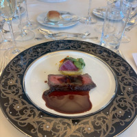 お肉はとても柔らかく付け合わせのマッシュポテトまで絶品です！