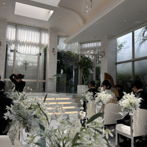 白を基調としたチャペルでした!|771762さんのアルカンシエル南青山(アルカンシエルグループ)の写真(2553461)