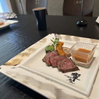 試食会でのお肉料理