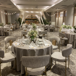 奥のソファ空間がガーデン風