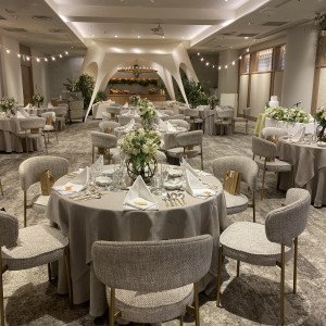 奥のソファ空間がガーデン風|771793さんのザ コンチネンタル横浜の写真(2562846)