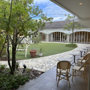 ガーデン、披露宴会場と繋がっております|771814さんのMiel Cloche(ミエルクローチェ)●BRASSグループの写真(2541028)