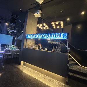 入り口付近にあるドリンクカウンターです。|771874さんのGLOVE WITH AQUA STYLE（グローヴ ウィズ アクアスタイル）の写真(2541615)