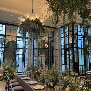 披露宴会場2ブラインドが空いているver|771910さんのキンプトン新宿東京の写真(2541757)