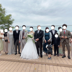 挙式後全体の集合写真撮影
（雨天の場合はチャペル内）|771935さんのHilltop Resort YAMANOUE (ヒルトップリゾート ヤマノウエ)の写真(2542114)