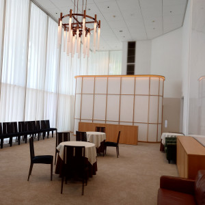 両家の親御さんの待合室です。外は皆の待合室です。|771940さんのmitte(ミッテ)の写真(2542254)