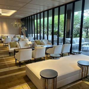 大きな窓のあるロビー|771975さんのKUMAMOTO MONOLITH（熊本モノリス）の写真(2542489)