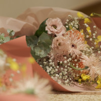 贈呈用の花束
装花の雰囲気と変えてもらいました☺︎