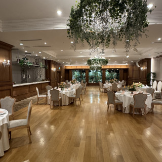 オンザツリーという会場ですが、1番自然豊かで暖かい雰囲気です