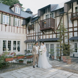 お天気にも恵まれましたので、中庭での撮影ができました|772115さんのオーベルジュ・ド・リル サッポロ (ひらまつウエディング)の写真(2543600)