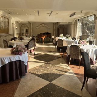 披露宴会場(正面)