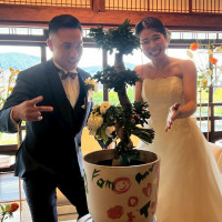 結婚証明書の演出でゲストにペイント鉢を作ってもらったところ