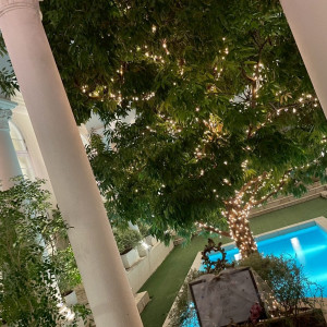 夜のプール|772210さんのアーヴェリール迎賓館（名古屋）/テイクアンドギヴ・ニーズウェディングの写真(2544241)