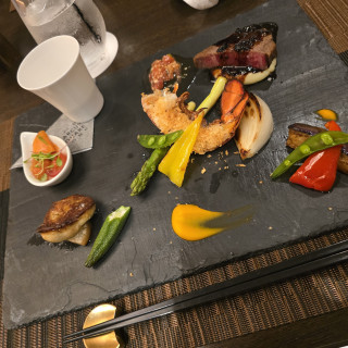 参加者に振る舞われる試食