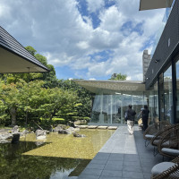 自然光が差し込み映えます