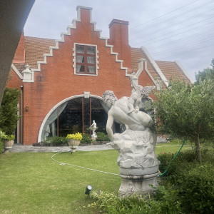 80人が入る会場の外観です。|772268さんのアンジェリカ ノートルダム/FIVESTAR WEDDINGの写真(2549449)