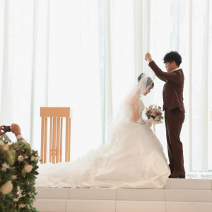 ヴェールアップが挙式の流れに組み込まれています|772274さんのララシャンスOKAZAKI迎賓館の写真(2577073)