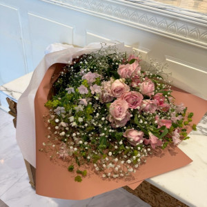 フラワーコーディネーターさんに提案してもらった花束|772293さんのガーデンヒルズ迎賓館（大宮）/テイクアンドギヴ・ニーズウェディングの写真(2544634)