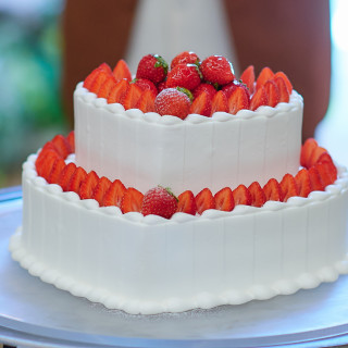 ウエディングケーキです。装飾なくても順番豪華に見えました。
