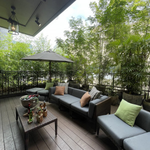 披露宴会場の1つに併設されているテラス|772453さんのクラシカ表参道/別邸KEYAKIの写真(2549527)