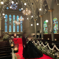 ブラックドレスで挙式を行いました