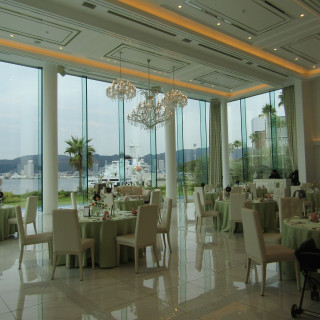 白を基調としていて装飾しやすいです。